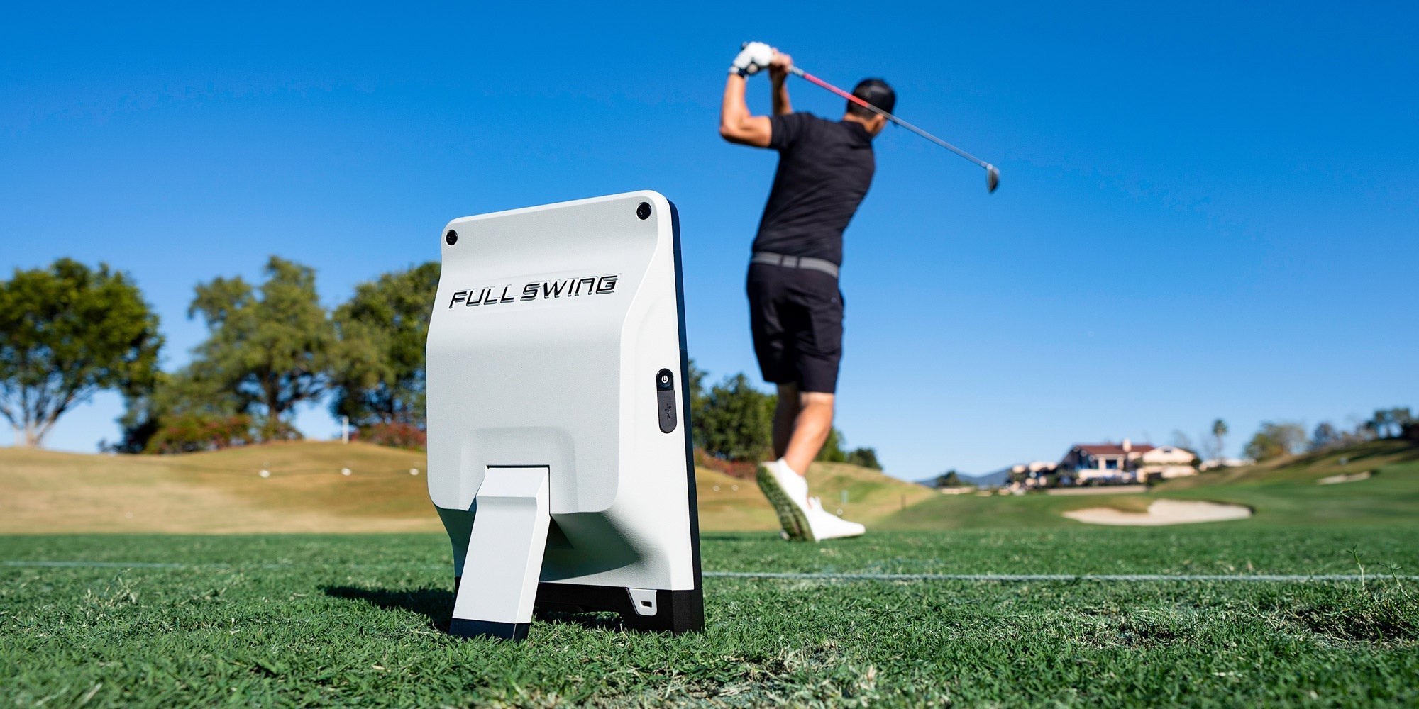 Virtual Driving Range on Full Swing KIT: See 3D Trajectories & Detailed Club Data for Enhanced Practice Feedback
